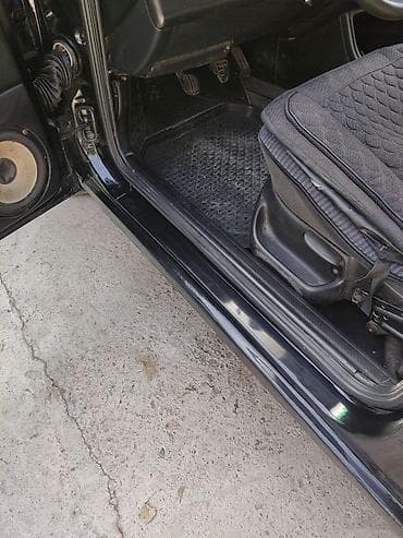 Унаа сатуу: Volkswagen Golf: 1993 г., 1.8 л, Кол менен иштөөчү, Бензин, Хетчбек — 10