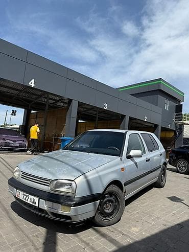 Унаа сатуу: Volkswagen Golf: 1992 г., 1.8 л, Кол менен иштөөчү, Бензин, Хетчбек — 4
