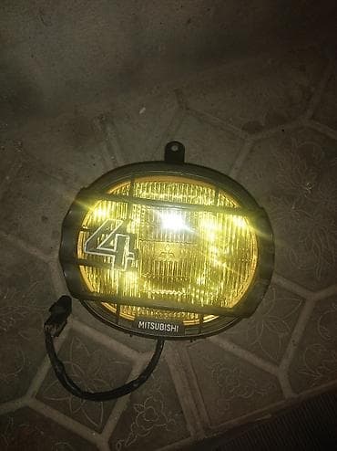Другой вид противотуманных фар Mitsubishi Оригинал