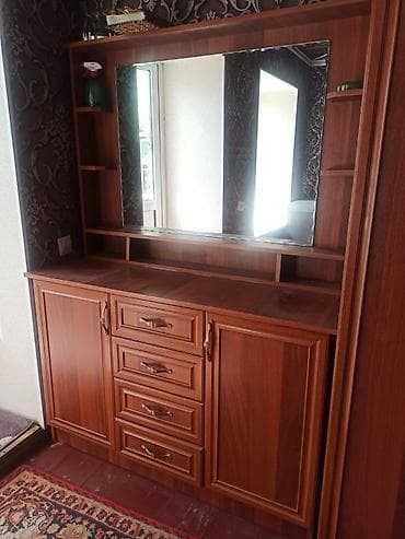 мебель спальни кровати: Спальный гарнитур в классическом стиле, материал — ЛДСП под тёплое — 1