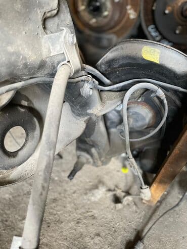 очень нужны: Toyota Ipsum Задние балки в сборе в наличии Тойота Ипсум Объем 2.4 — 3