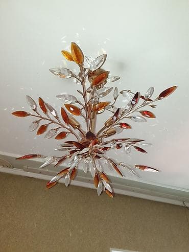 Люстра с лепесточками . Очень красивая и необычная. 5 лампочек at lalafo.kg Люстра с лепесточками . Очень красивая и необычная. 5 лампочек