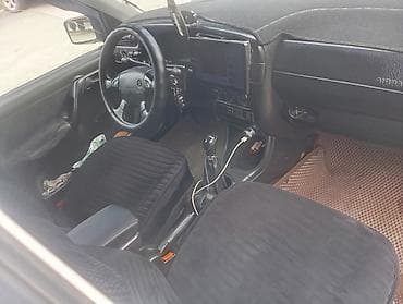 mazda 323 2003: Volkswagen Vento: 1994 г., 1.8 л, Механика, Бензин, Седан — 2