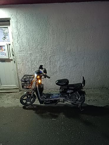 Кумурска мотороллер: Электроскутер городского типа с передней корзиной - Компактный — 3