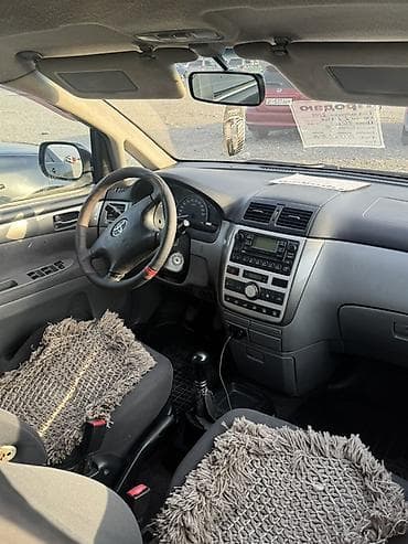 Toyota: Toyota Avensis Verso: 2003 г., 2 л, Механика, Бензин, Универсал — 3