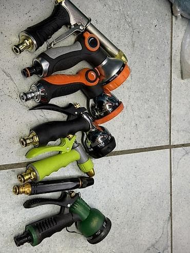 Насадки и аксессуары для полива, садовые шланги и комплектующие; сетки