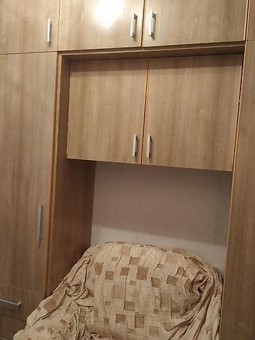 put up: Продается встроенный шкаф очень вместительный и удобный.Очень много — 2