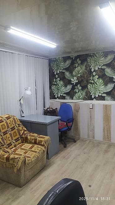 столик для визажиста: Услуги парикмахера и базового бьюти-ухода в уютном кабинете. сдается — 2