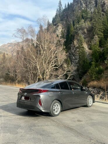 купить тент на фуру бу: Toyota Prius: 2017 г., 1.8 л, Вариатор, Гибрид, Хэтчбэк — 3