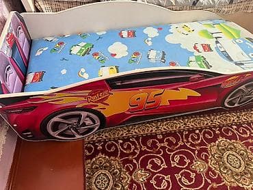 Детская кровать-машинка с рисунками из мультфильма Cars (молния 95) по