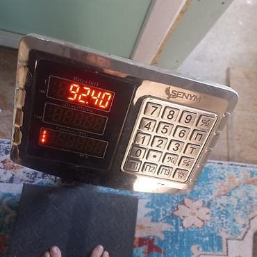 купим мебель: Промышленные напольные электронные весы SENYM почти новый - Платформа — 1