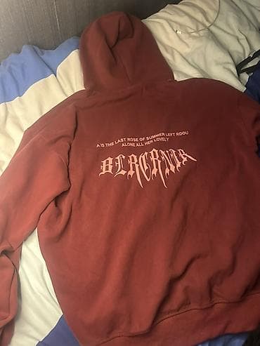 red centr: Почти новая,носила пару раз, причина продажи разрушаю гардероб Худи — 2