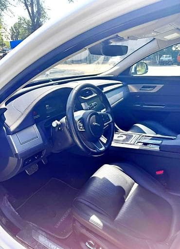Продажа авто: Jaguar XF: 2020 г., Автомат, Седан — 2