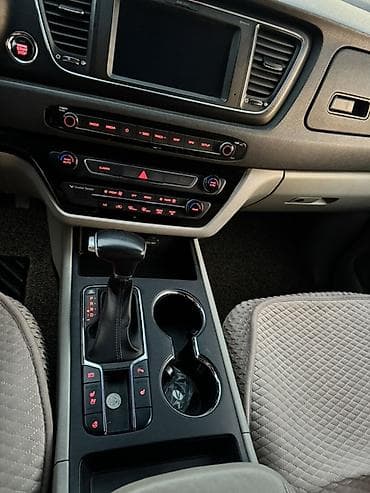капитан: Kia Carnival: 2019 г., 2.2 л, Автомат, Дизель, Минивэн — 5