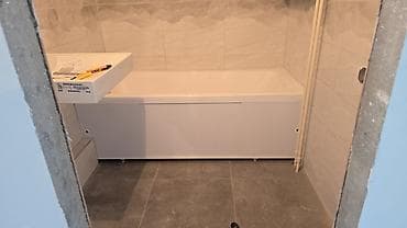 раковина с тумбой и зеркалом в ванную бишкек: Виниловые обои на флизелиновой основе, серо-графитового оттенка с — 8