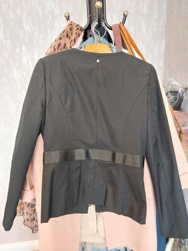 пиджаки женские бишкек: Пиджак, Классическая модель, Однобортная модель, M — 3