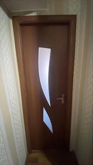 стекло продаю: Межкомнатная дверь с декоративным остеклением - Материал — 3