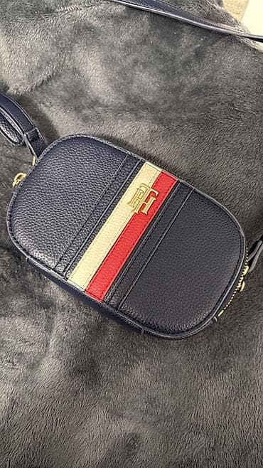 сумка томи: Классическая сумка, Tommy Hilfiger, Материал: Экокожа, Застежка на молнии, Женские, Б/у — 1