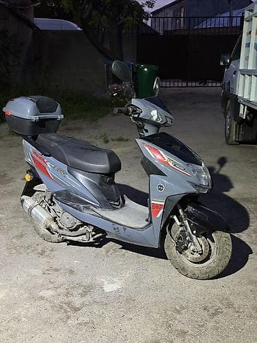 авто наклейка: Скутер 50–150см³ класса “спорт-туринг” (по виду и габаритам), серый с — 1