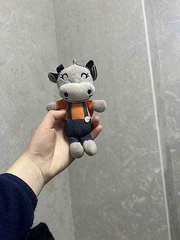 кызыл бирдик: Мягкая игрушка-брелок «Бычок» - Компактный плюшевый брелок в виде — 1