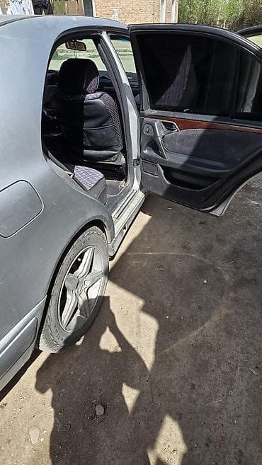Продажа авто: Mercedes-Benz E-Class: 1997 г., 2 л, Механика, Бензин, Седан — 5