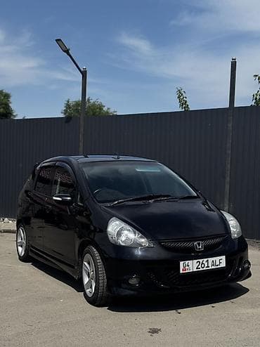 Honda Fit: 2005 г., 1.3 л, Автомат, Бензин, Хэтчбэк