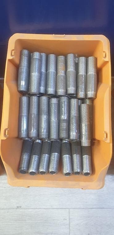 крайник сантехника: Изогнутая металлическая труба с резьбой на одном конце. Подходит для — 5