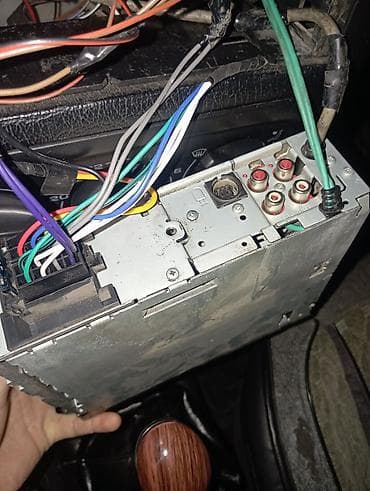 mini jack: Автомагнитола JVC KD-G617 - Формат 1DIN - Поддержка CD, WMA/MP3 - — 1