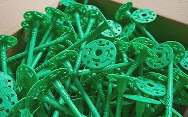 красный страитель: Дюбель фасадный Результатом многолетней работы инженеров компании — 1