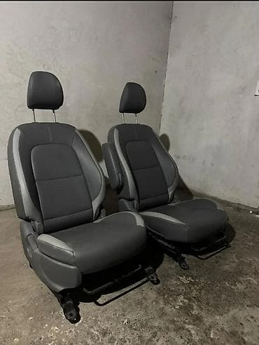 сиденья kia: Переднее сиденье, Kia — 1