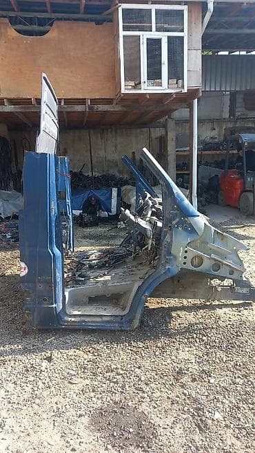 капот sprinter: Крыша (верхняя панель кузова) с вырезанными стойками. - Материал — 10