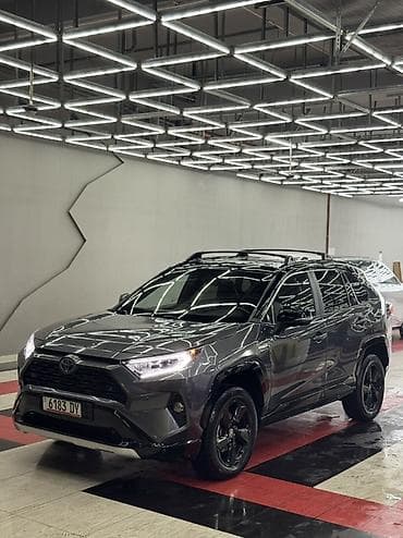 кузов 2101: Toyota RAV4: 2021 г., 2.5 л, Вариатор, Гибрид, Кроссовер — 2
