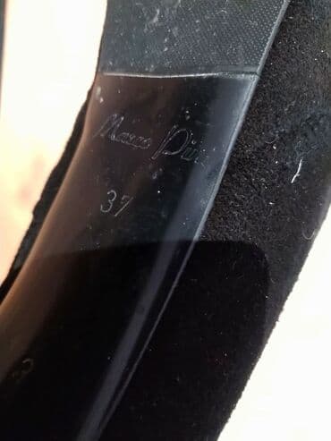 срочно продаю в связи с переездом: Сапоги деми, натуральная замша. Marco Pini оригинал. Размер 37. Высота — 9