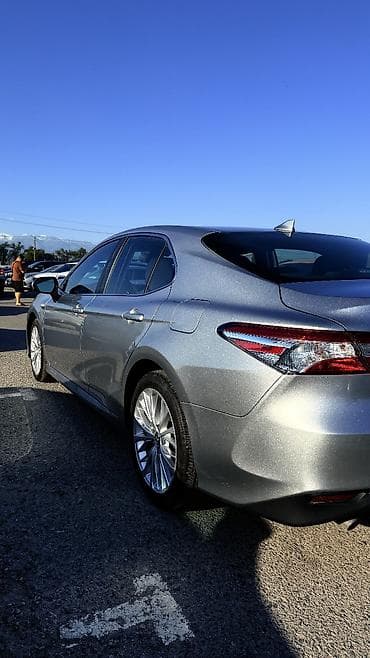 авто морник: Toyota Camry: 2020 г., Гибрид, Седан — 4