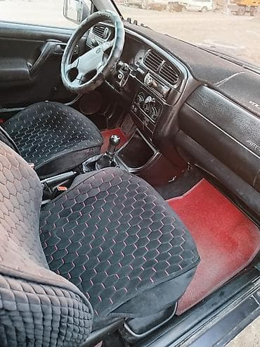 Продажа авто: Volkswagen Vento: 1995 г., 1.8 л, Механика, Бензин, Седан — 4