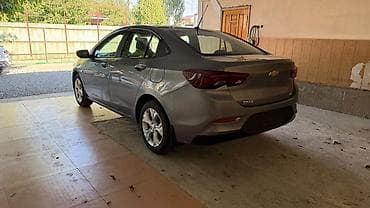 Chevrolet Onix: 2020 г., 1 л, Автомат, Бензин, Седан — 5