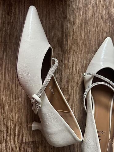 сапоги 35: Туфли-лодочки женские белые с острым носком и невысоким фигурным — 2