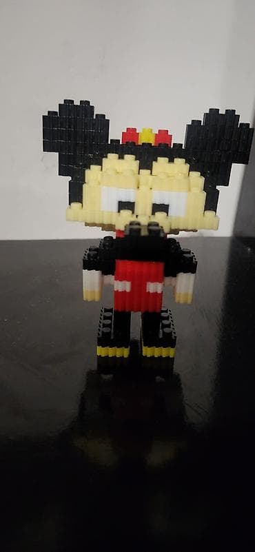 кнопка блочки: Фигурка-поделка в стиле Микки Мауса из мини-блоков/наноблоков. - — 1