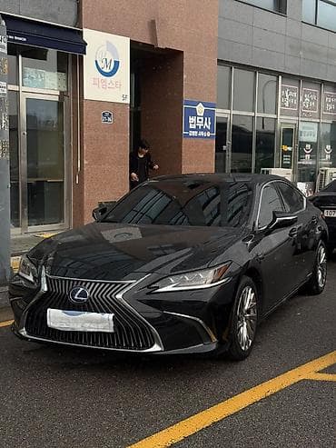 Lexus ES: 2021 г.