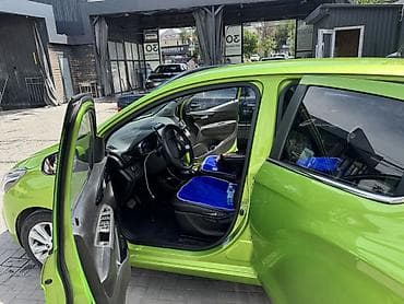 шевроле: Chevrolet Spark: 2015 г., 1 л, Вариатор, Бензин, Хэтчбэк — 10