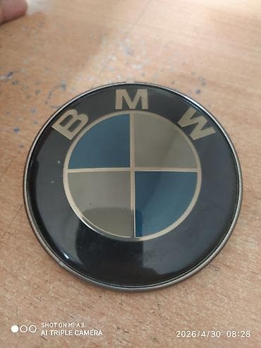 руль фикса: Эмблема BMW на капот/багажник - Оригинальная деталь с маркировкой на — 1