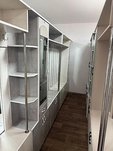 Мебельные гарнитуры: Прихожая модульная с зеркалом и множеством систем хранения. Основные — 7
