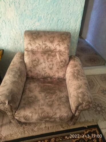 Продаю два кресла в хорошем состоянии