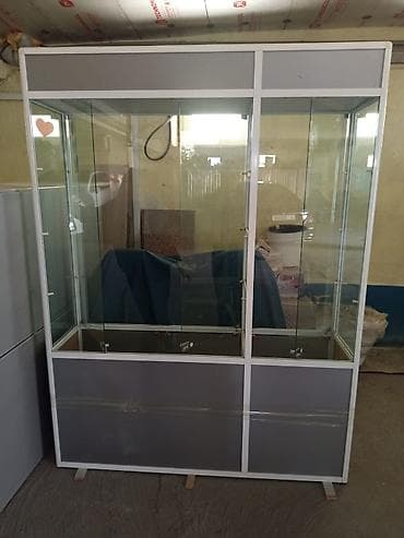 Типография үчүн жабдуулар: Стеклянная витрина/островок - Конструкция: алюминиевый профиль — 1