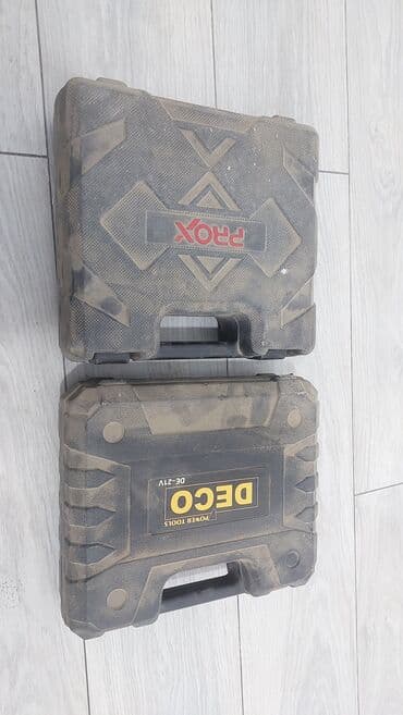 купить мебельный кондуктор: Два аккумуляторных шуруповёрта в комплекте с кейсами. 1) DECO — 5