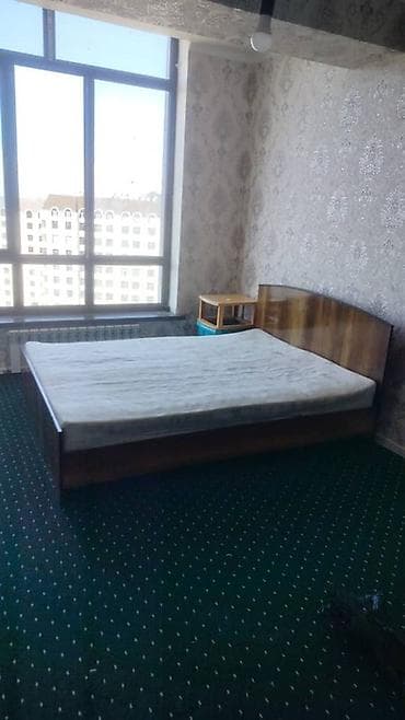 Двуспальная кровать, Б/у, С матрасом, длина - 200 см