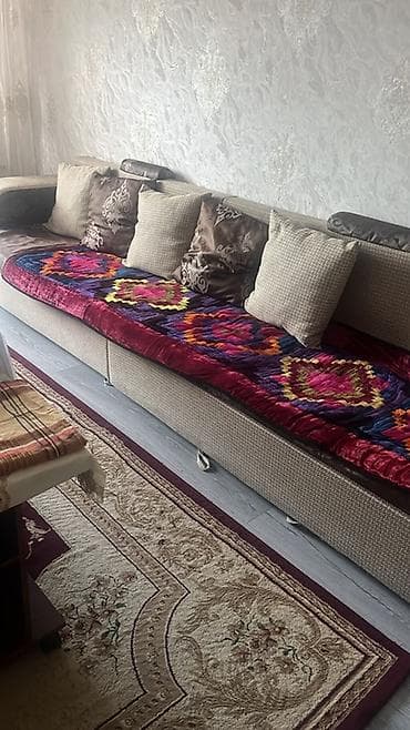 Диван угловой модульный с большим спальным местом и нишами для