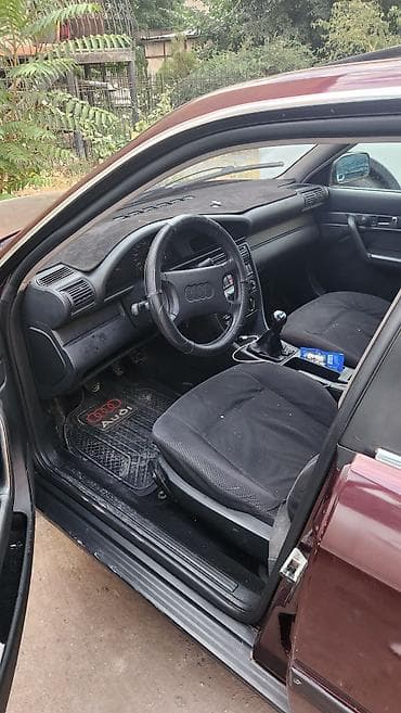 Продажа авто: Audi 100: 1992 г., 2 л, Механика, Бензин, Седан — 3