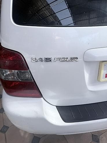 справа: Toyota Kluger: 2005 г., 2.4 л, Автомат, Газ, Кроссовер — 2