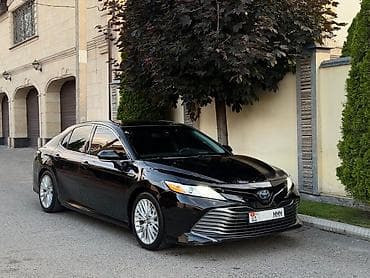 Продажа авто: Toyota Camry: 2019 г., Гибрид, Седан — 2